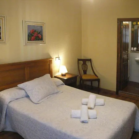 Plaza Del Ayuntamiento Onís