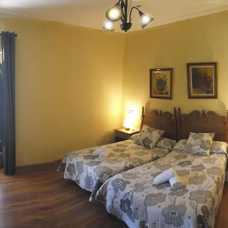 Gasthuis Plaza Del Ayuntamiento 4*