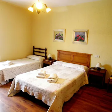 Plaza Del Ayuntamiento 3* Onís