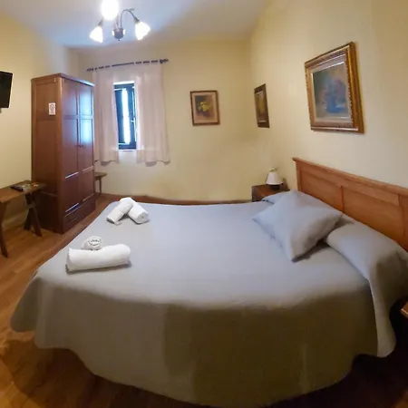 Plaza Del Ayuntamiento Gasthuis