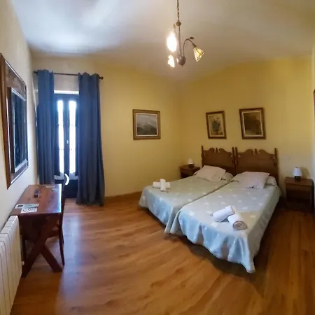 Plaza Del Ayuntamiento 3*