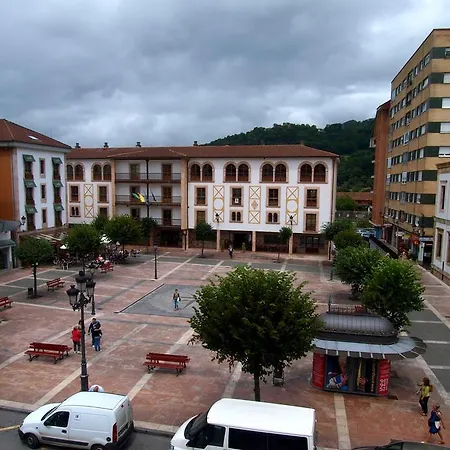 Plaza Del Ayuntamiento Pensión Onís