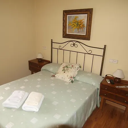 Plaza Del Ayuntamiento Onís